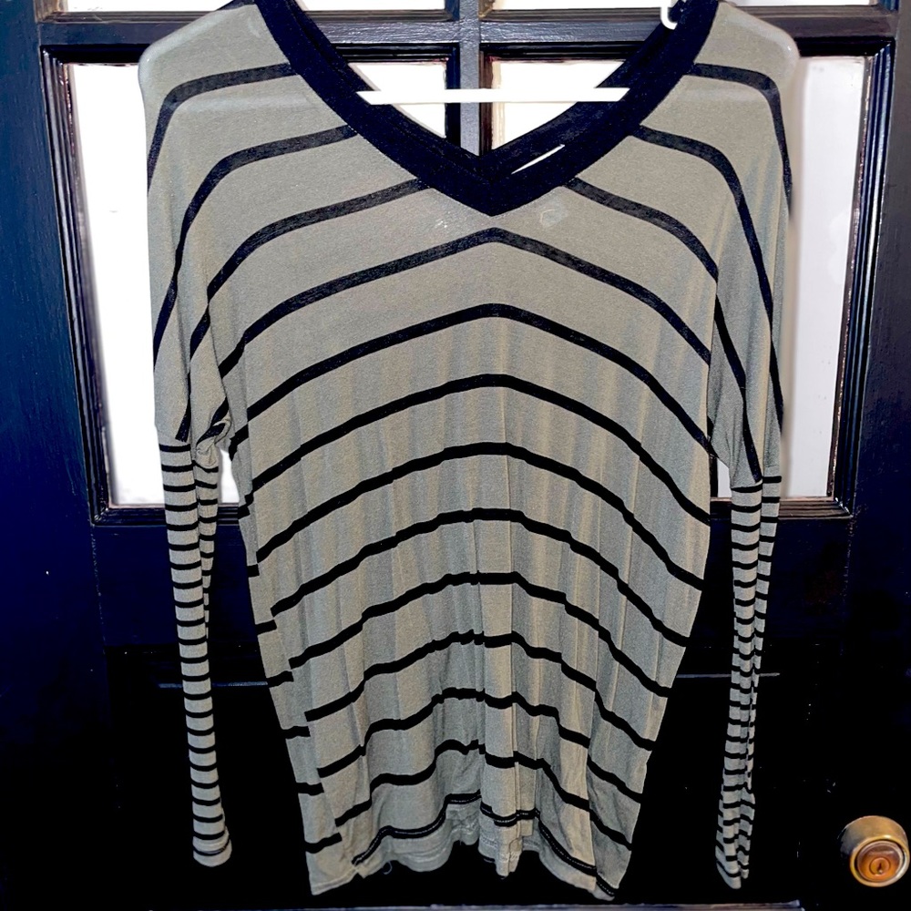 Striped along Sleeve